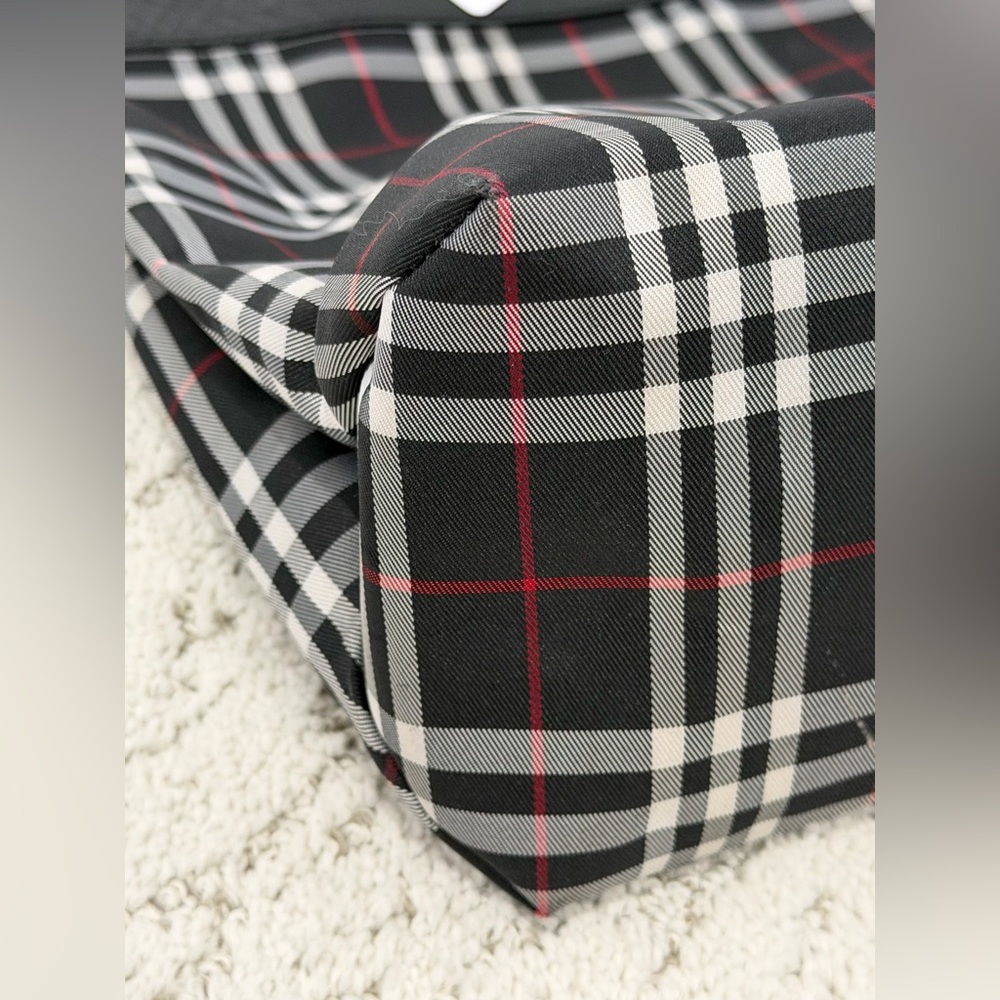 Burberry London Black and Red Plaid Tote Bag EUC - Picture 8 of 10